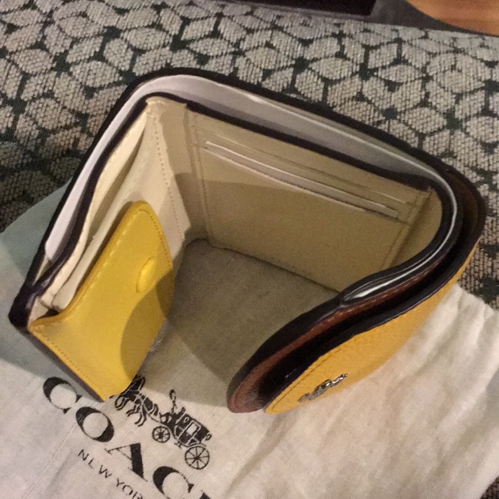 NWT Coach leather women’s wallet - Picture 2 of 6